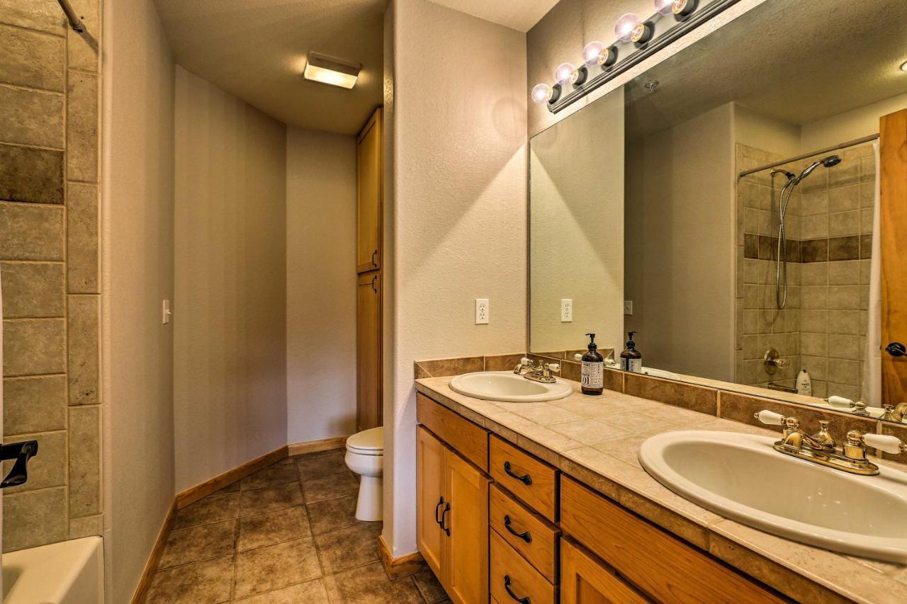 Mountain-View Condo With Deck Walk To Grand Lake Esterno foto