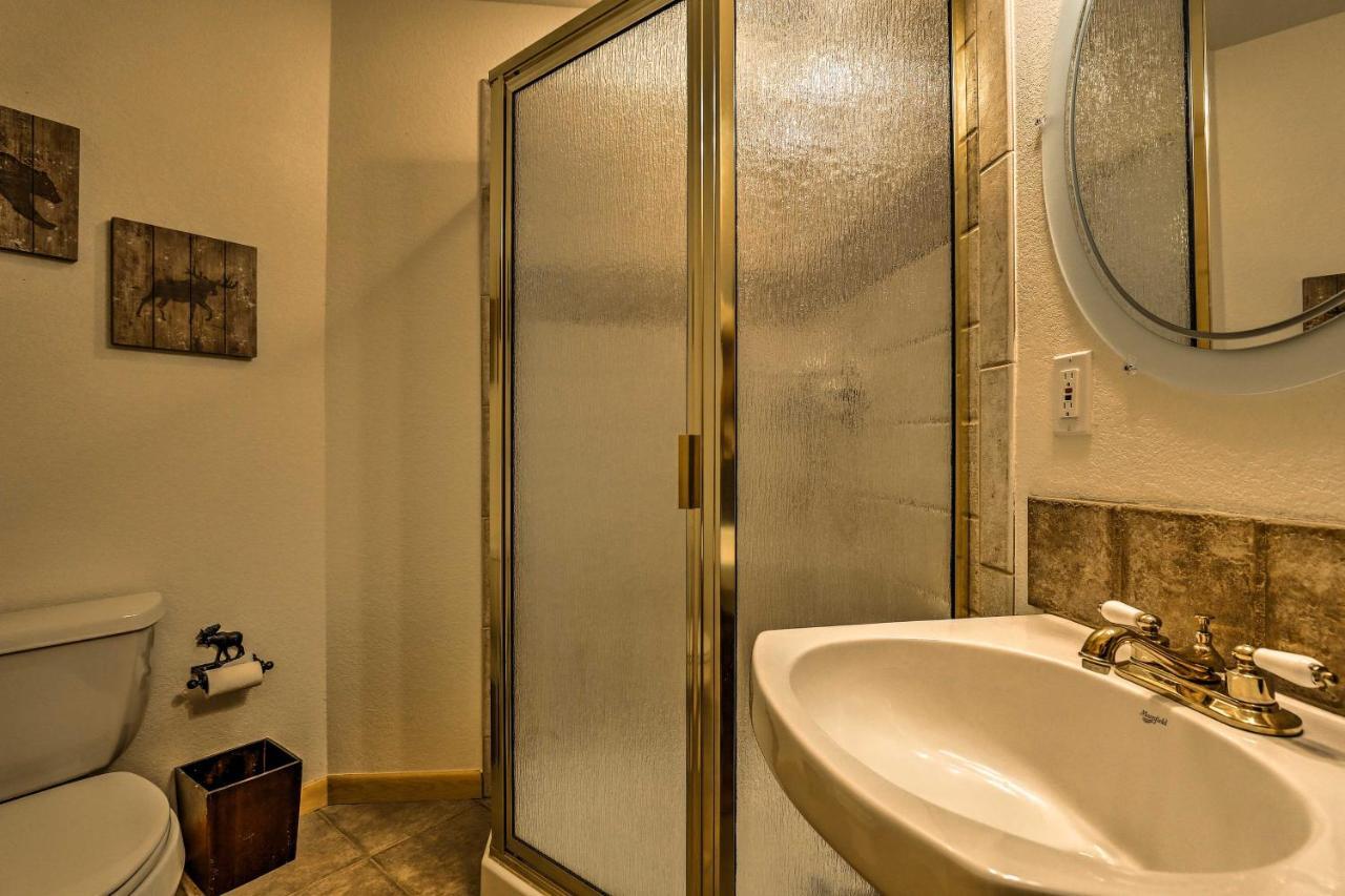 Mountain-View Condo With Deck Walk To Grand Lake Esterno foto